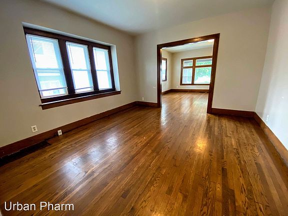 4th image of 918 Franklin St SE #2