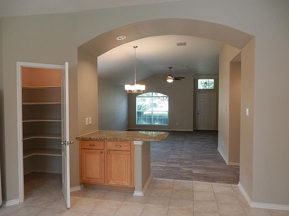 Kitchen Walk-in Pantry