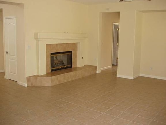4th image of 1916 Casterbridge Dr