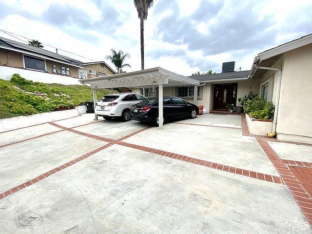 1st image of 23446 Balmoral Ln