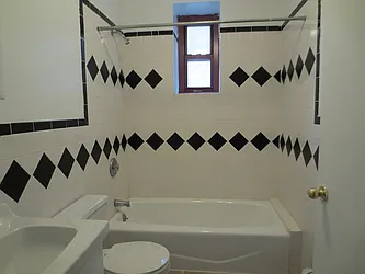 Rented by Robyn Lee, LREB