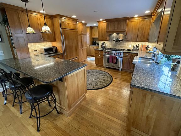 5th image of 40 Riverview Lane