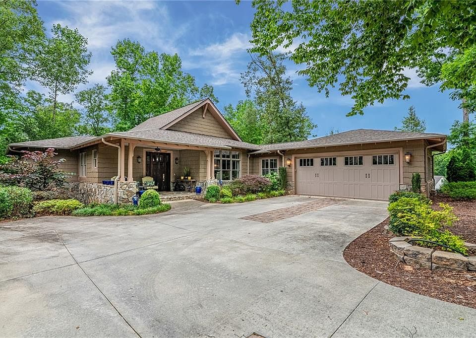 1st image of 213 Abenaki Way