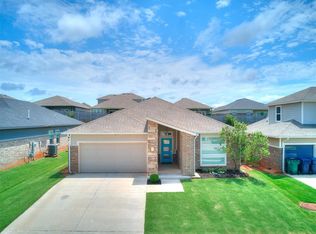636 NW 182nd St, Edmond, OK 73012