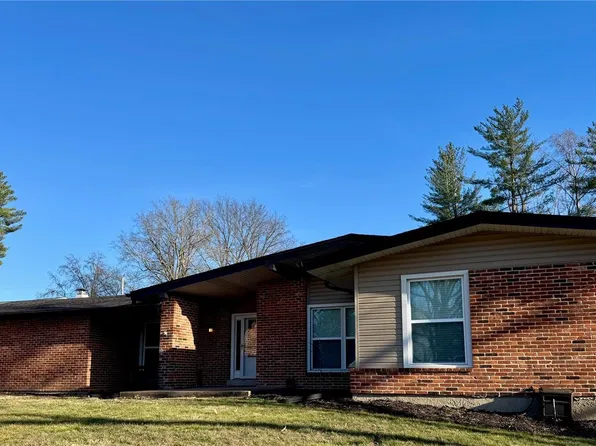 1010 Bedford Ln, Ballwin, MO 63011