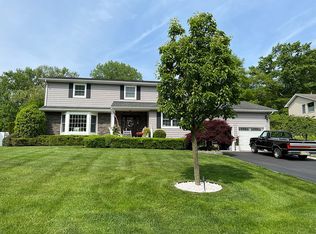 26 Springhouse Rd, Ocean, NJ 07712