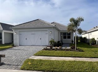 8125 Sternway Rd, Sarasota, FL 34240