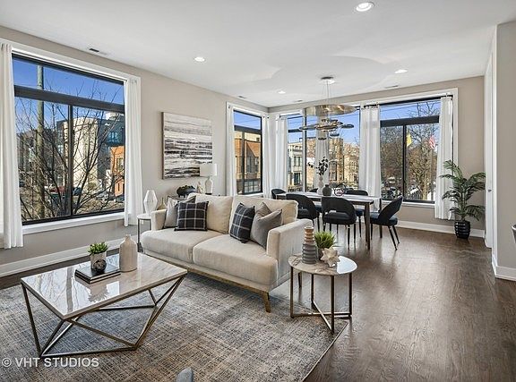 3rd image of 469 N Paulina St Unit 201