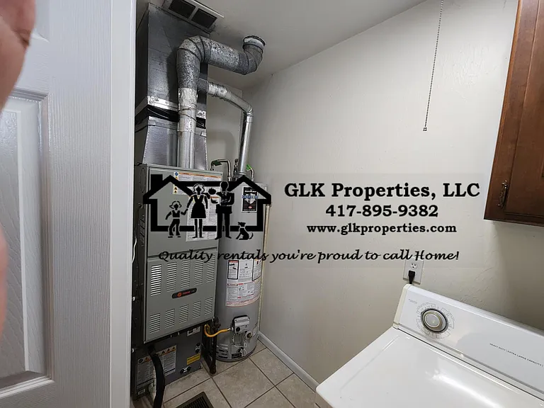 302 N Burton Ave — Photo 6