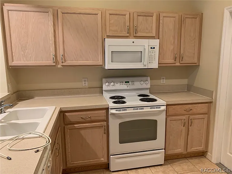 1600 W Spring Meadow Loop — Photo 7
