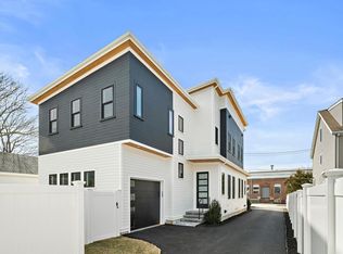 94 Chapel St #94, Newton, MA 02458
