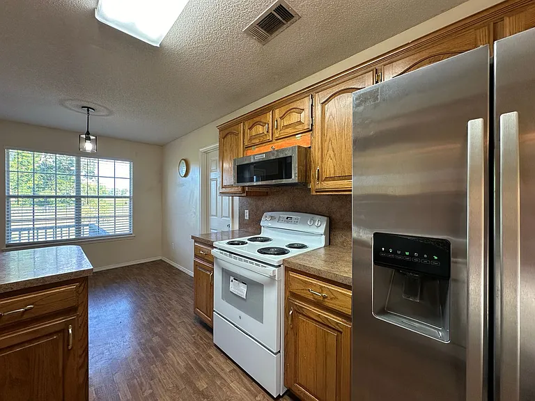 2713 S 87th Dr — Photo 11