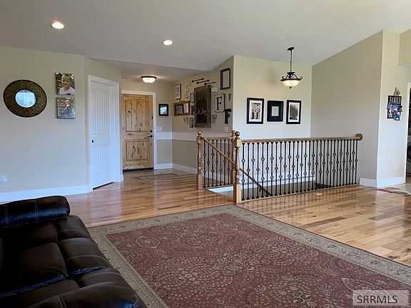 3rd image of 1773 Strawberry Pl