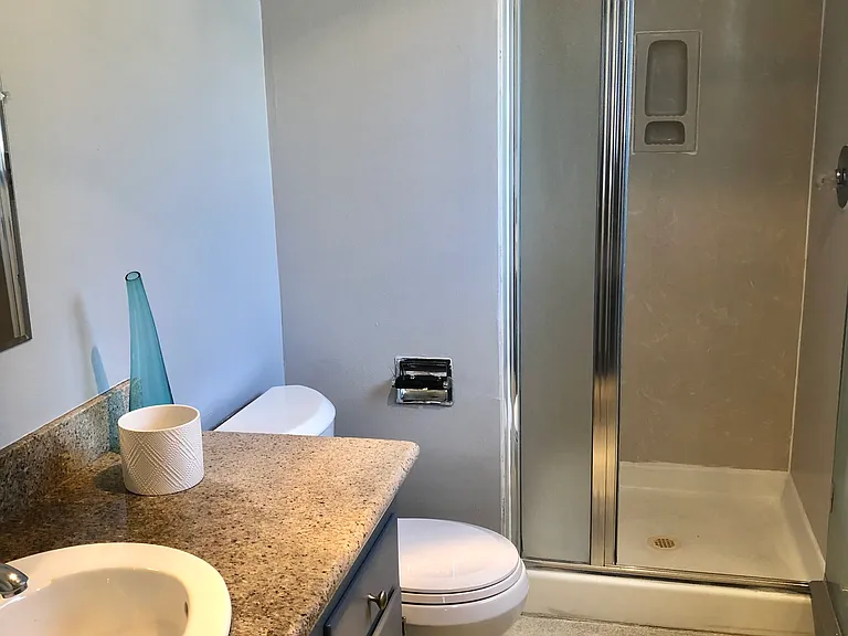 MASTER BEDROOM ENSUITE