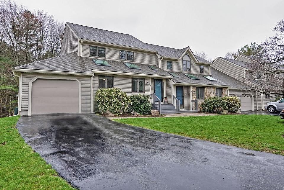 1st image of 4 Applewood Ln #4