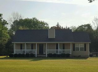 112 3rd Ave, Hawkinsville, GA 31036