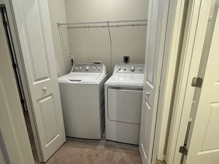 205 Cranesbill Dr — Photo 8