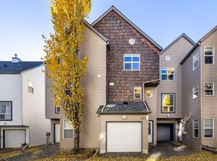 225 N Bridlewood Ln SW, Calgary, AB T2Y3X8
