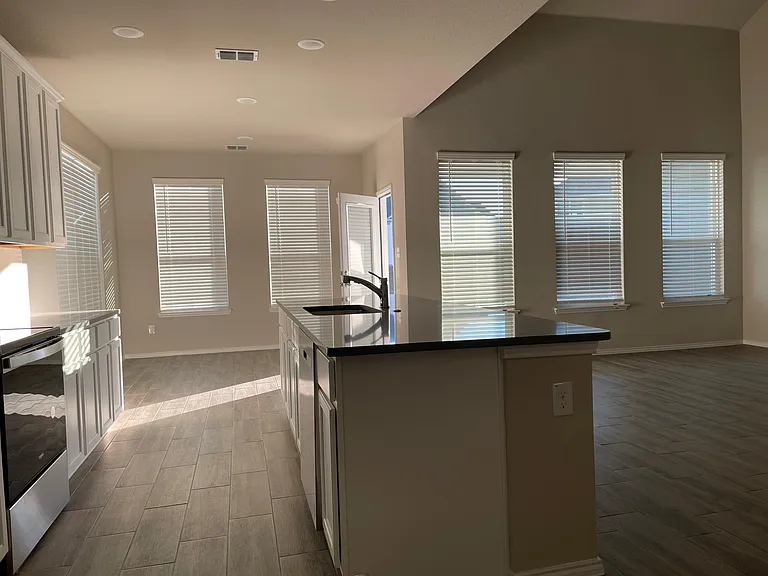 10032 Adams Ln #10032 — Photo 11