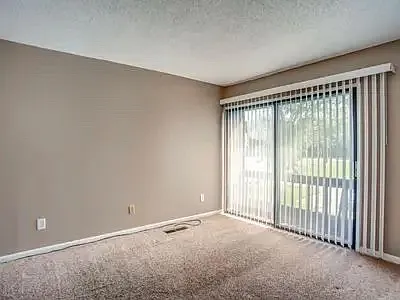 2 bed, 1284 sqft, $1,500 — Photo 3