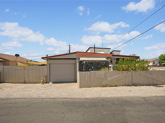 3rd image of 728 Swan Drive