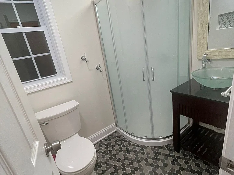 10017 Montauk Ave — Photo 14