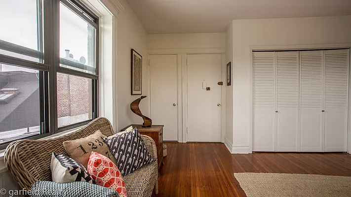 Sold by Garfield Realty  | media 29
