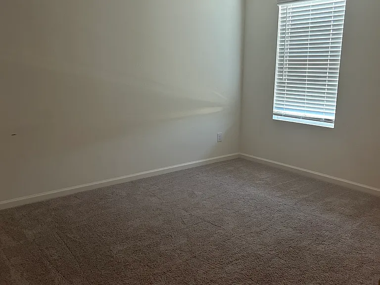 311 Pennsylvania Ave — Photo 16