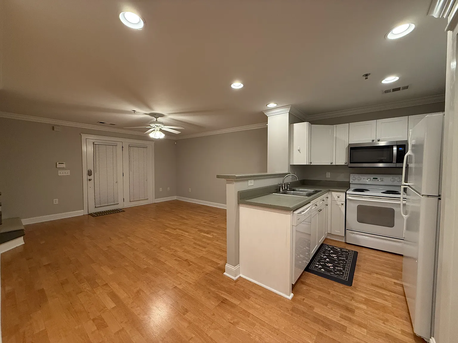 490 Barnett Shoals Road, Unit 913 - 913 — Photo 3
