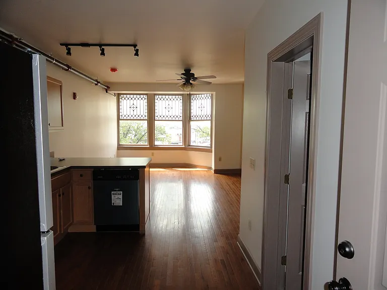 141-147 W Market St — Photo 3