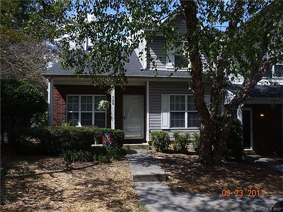 2nd image of 729 Mountainwater Dr