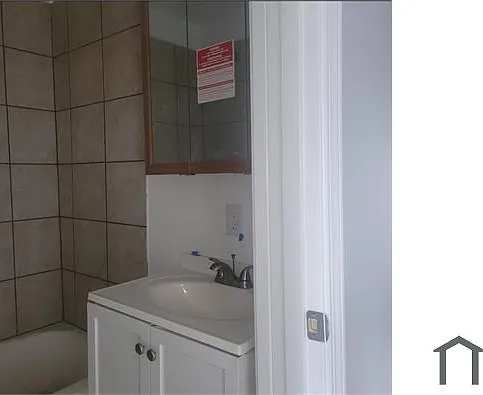 9721 S Avenue L #3 — Photo 7