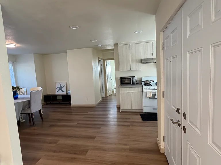 436 Roosevelt Ave — Photo 9