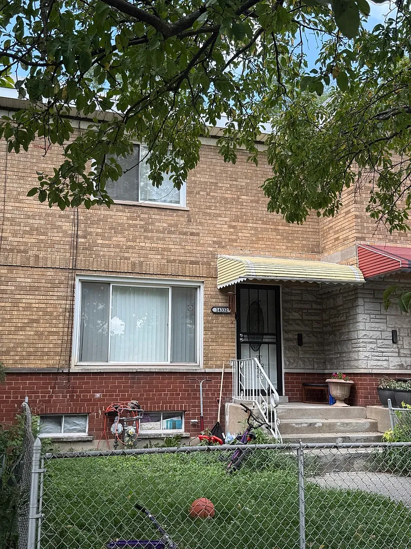 14332 S Union Ave photo 1