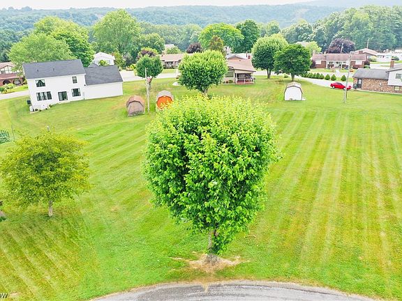 2nd image of Crestview Ct
