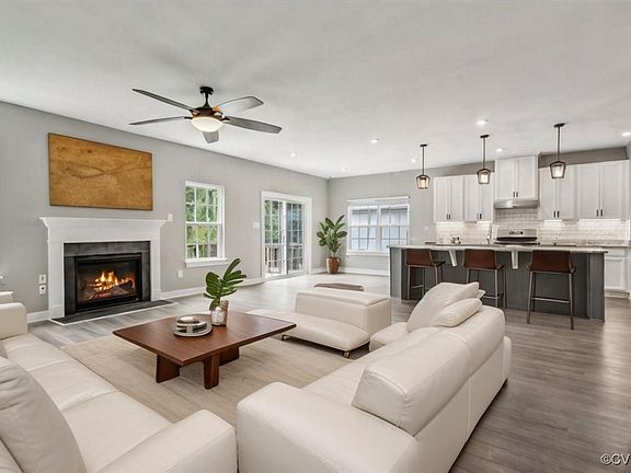5th image of 9549 Goddin Ct