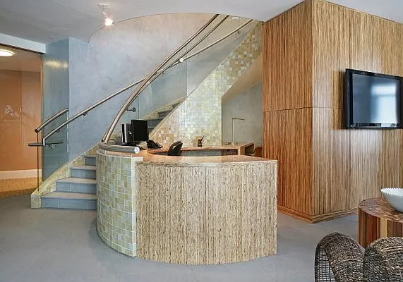 Sold by The Marketing Directors (The Visionaire 2) | media 18