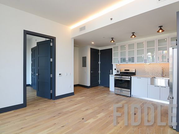 4th image of 10 Montieth St #648A