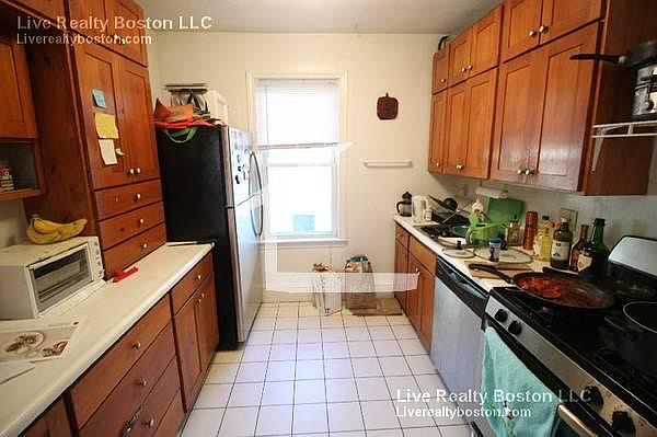 2nd image of 26 Union St #03