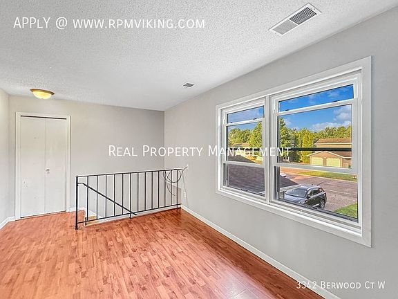 4th image of 3342 Berwood Ct W