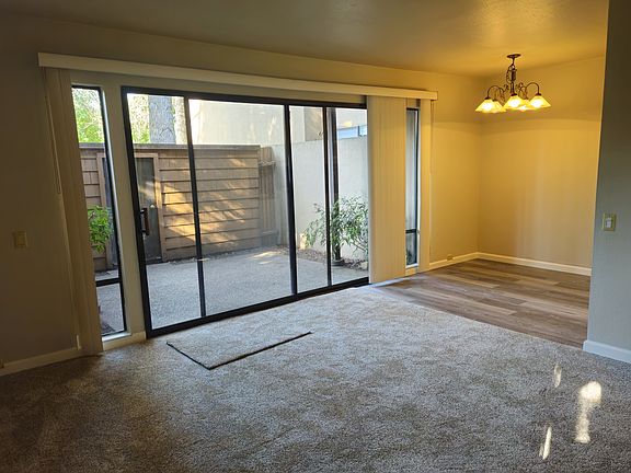 4th image of 731 Woodside Ln E Unit 3