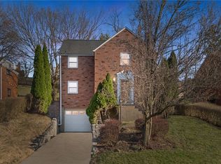 5373 Orchard Hill Dr, Pittsburgh, PA 15236