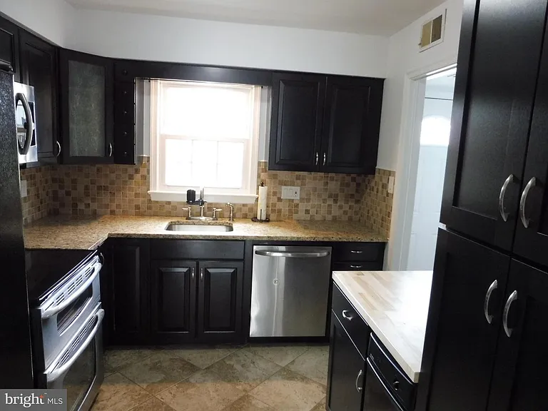 1030C Margate Ct — Photo 6