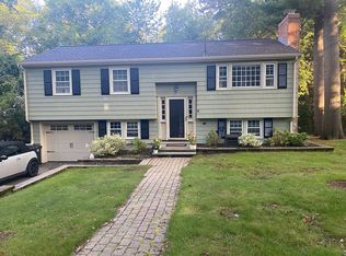 5 Labo Ln, Bedford, MA 01730