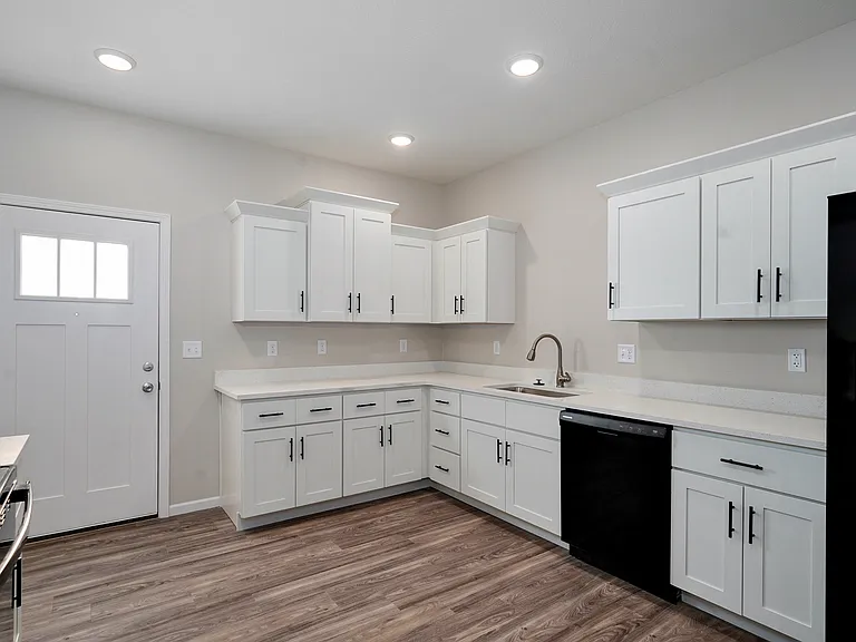 308 S Hampton Ave #B — Photo 5