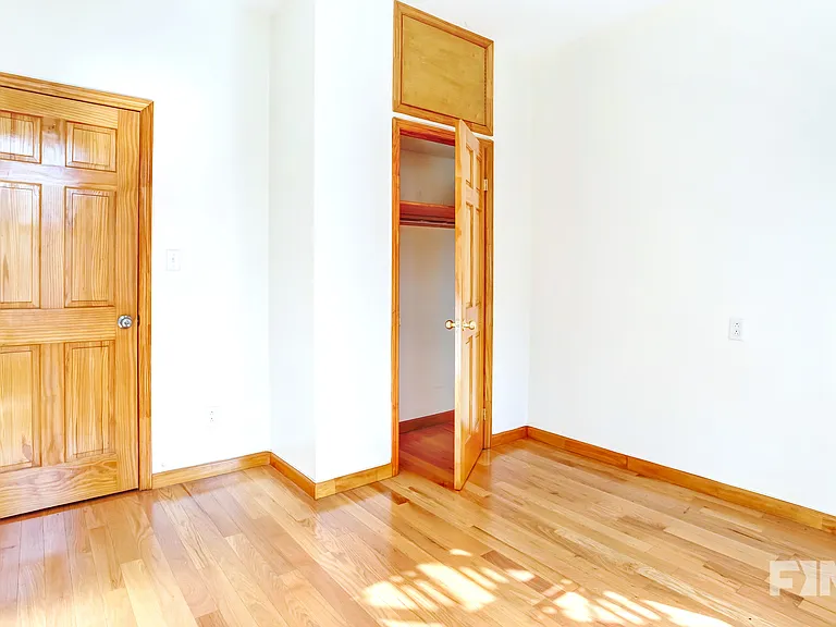 35 Henry St #2C — Photo 2