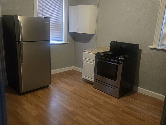 3rd image of 4226 Clarence Ave #A