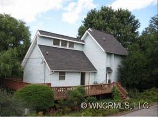 210 Forsythia Ln, Clyde, NC 28721