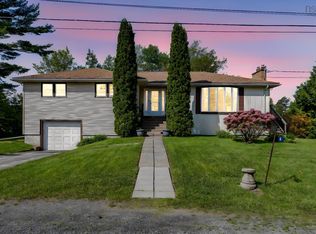 4 Allen Dr, East Hants, NS B0N 1Z0