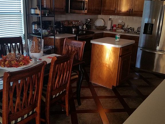 4th image of 802 Melinda Dr